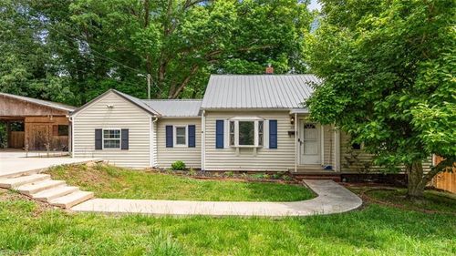 119 Oakhurst Dr, Asheboro, NC, 27205-5109 | Card Image