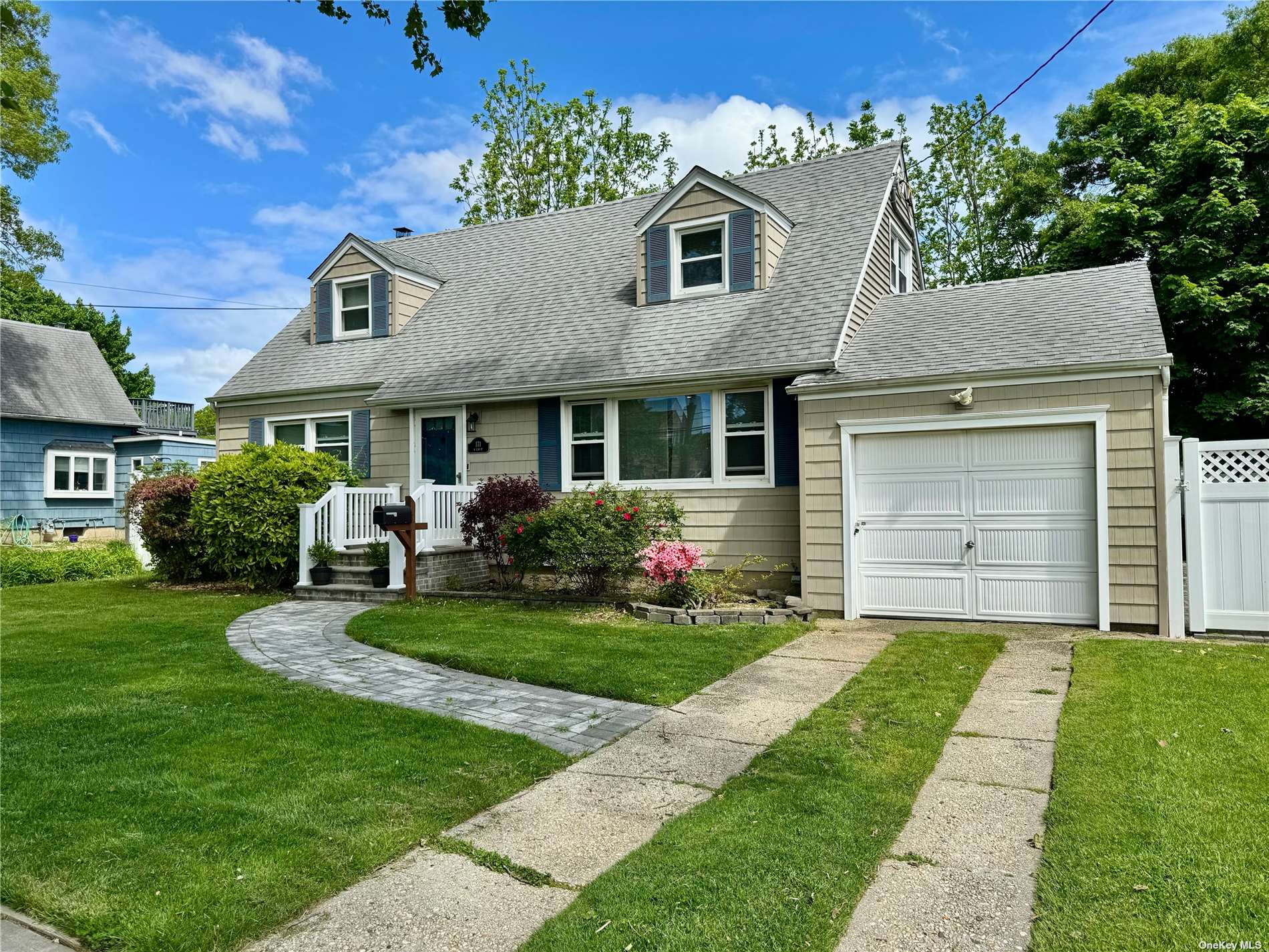 Elm St, Massapequa, NY 11758