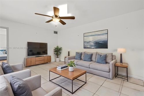 1530 W Harmony Lake Cir, Davie, FL, 33324-7116 | Card Image
