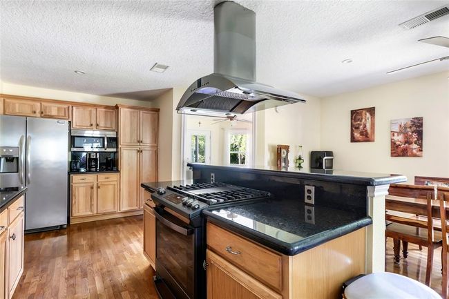 20418 Deer Run Rd, House other with 4 bedrooms, 3 bathrooms and 2 parking in Damon TX | Image 12