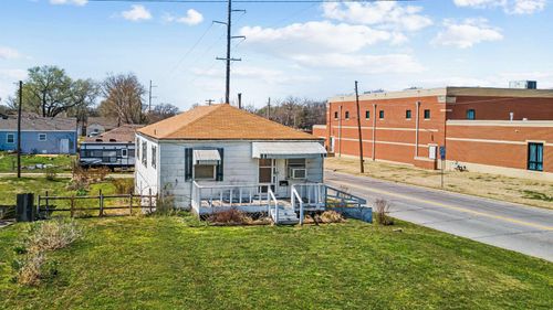 1421 State St, Augusta, KS, 67010-1127 | Card Image