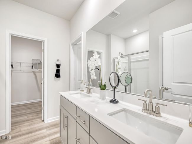 RAL_Oak-Manor_454-Sherwood_Interior_Bath | Image 4