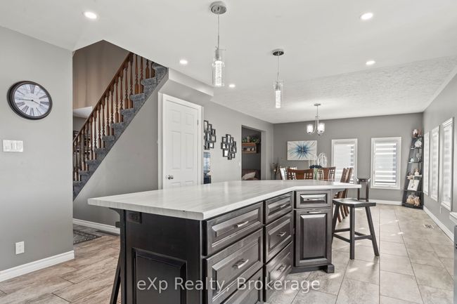 953 Greenock Brant Line, House other with 3 bedrooms, 3 bathrooms and 6 parking in Cargill ON | Image 18
