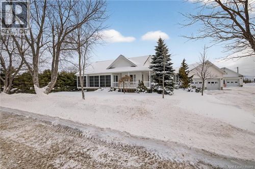 1044 Rue Louis G. Daigle, Tracadie-Sheila, NB, E1X1C2 | Card Image