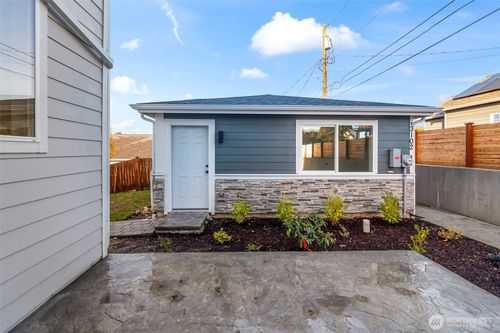 3102 44th Ave Ne, Tacoma, WA, 98422-2811 | Card Image