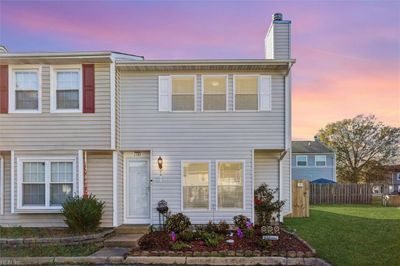 1107 Netherland Court, House attached with 3 bedrooms, 1 bathrooms and null parking in Virginia Beach VA | Image 1