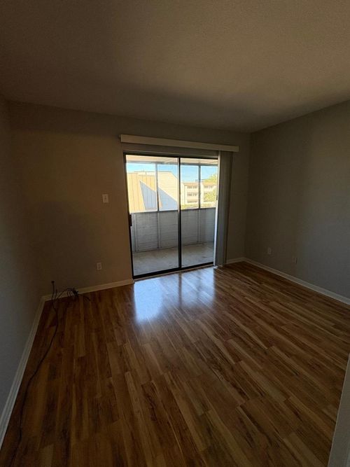 33-3055 Walnut Bend Ln, Houston, TX, 77042-3319 | Card Image