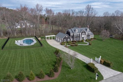 1 White Deer Ln, Morristown, NJ, 07960-7030 | Card Image