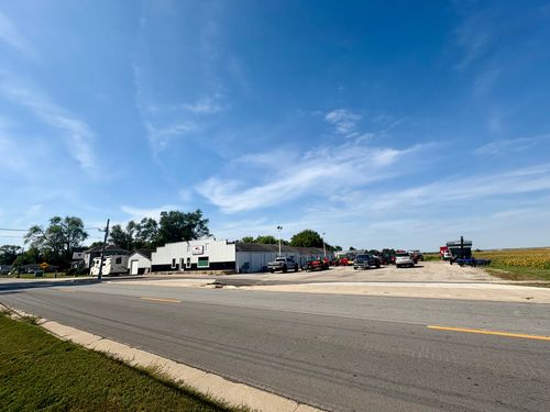 6606 S State Route 1, Saint Anne, IL, 60964-7317 | Card Image