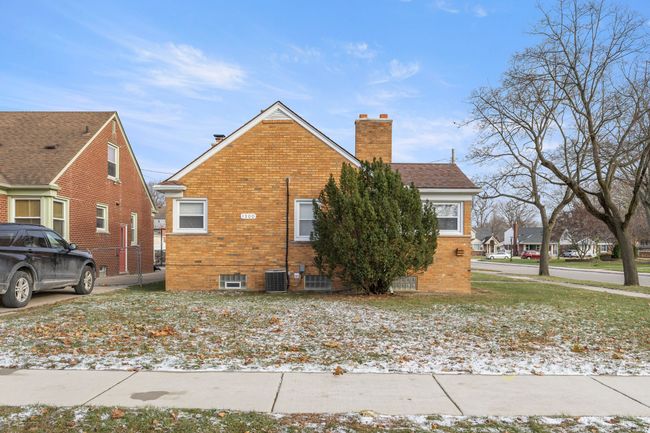 1300 Robindale Ave, House other with 3 bedrooms, 2 bathrooms and null parking in Dearborn MI | Image 5