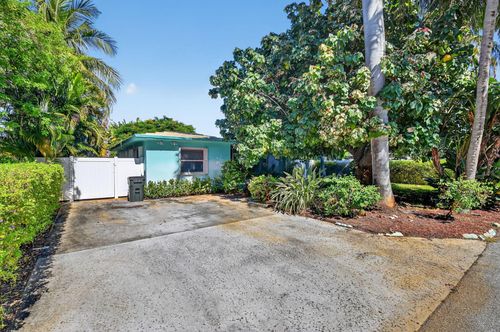 1248 Ne 8th Ave, Delray Beach, FL, 33483-5904 | Card Image