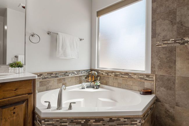 Soaking Tub | Image 21