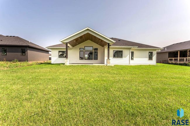 6613 E Corsair Dr, House other with 3 bedrooms, 3 bathrooms and null parking in Sioux Falls SD | Image 33