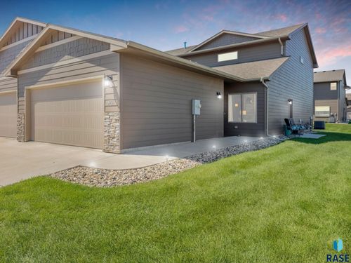 5701 S Bounty Pl, Sioux Falls, SD, 57108-5178 | Card Image