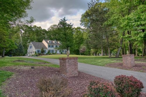 40 Rustic Trl, FLEMINGTON, NJ, 08822-5551 | Card Image