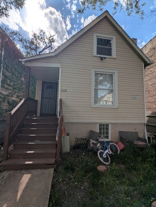 8818 S Carpenter St, Chicago, IL, 60620-3443 | Card Image