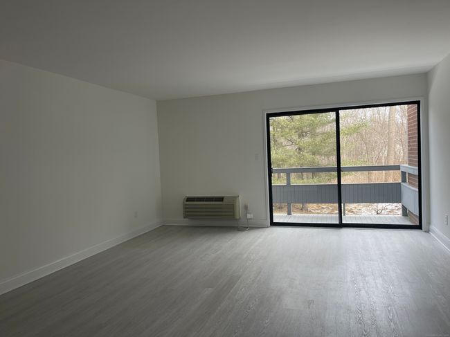 90 - 90 Wilton Crst, Condo with 2 bedrooms, 2 bathrooms and null parking in Wilton CT | Image 9