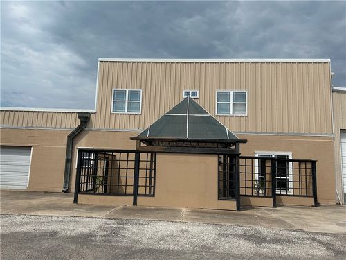 610 Elm St, Portland, TX, 78374-1714 | Card Image