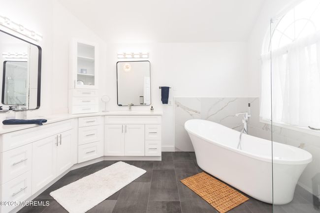 10 English Path, House other with 5 bedrooms, 3 bathrooms and null parking in Freehold NJ | Image 63