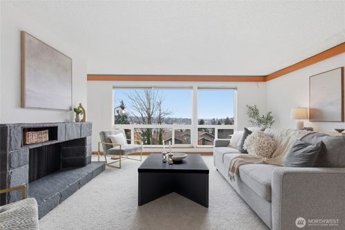 216-2500 W Manor Pl, Seattle, WA, 98199-2058 | Card Image