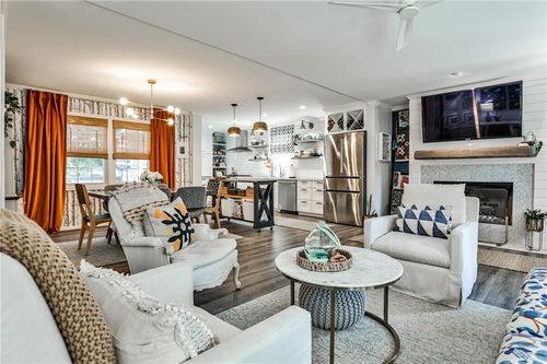 624 Scott Cir, Decatur, GA, 30033-4715 | Card Image