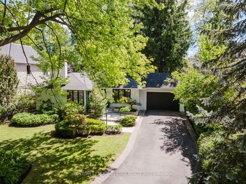 1 Romney Rd, Etobicoke, ON, M9A4E9 | Card Image