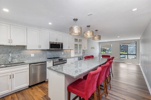 410-100 Ledgewood Dr, Stoneham, MA, 02180-3619 | Card Image