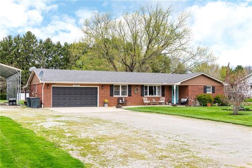 2958 Cemetery Rd, Xenia, OH, 45385-9711 | Card Image