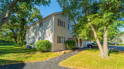 2121 Dogwood Ln, Chesterton, IN, 46304 | Card Image