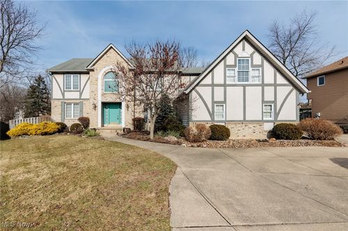 20632 Stratford Circle, Strongsville, OH, 44149 | Card Image