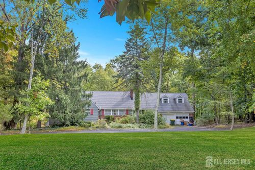 28 King George Rd, Warren, NJ, 07059-7045 | Card Image