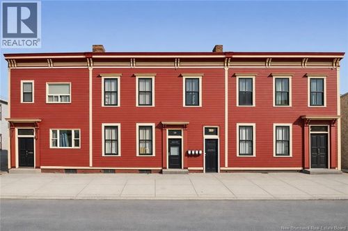 111 Hazen St, Saint John, NB, E2L3L2 | Card Image