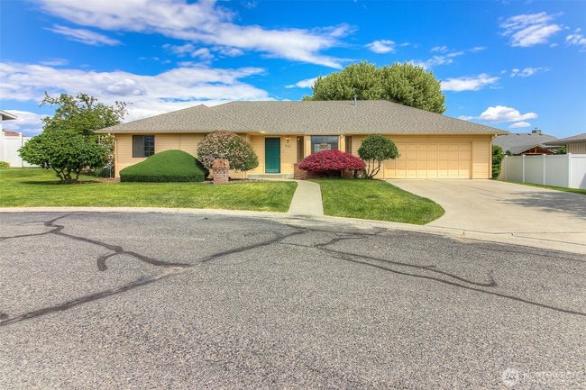 703 Tanarae Pl, House other with 3 bedrooms, 2 bathrooms and 2 parking in Yakima WA | Image 22