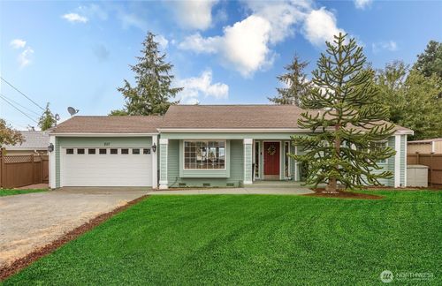1517 Se Camano Dr, Camano Island, WA, 98282-7635 | Card Image