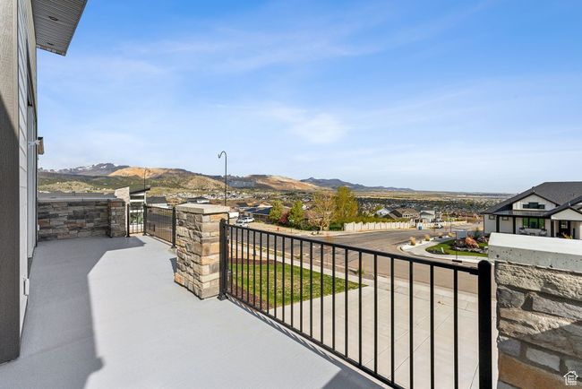 Balcony with a mountain view | Image 44