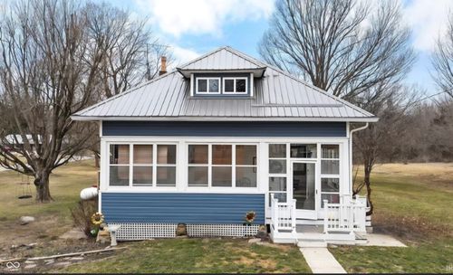 102 N Warren St, West Lebanon, IN, 47991-8130 | Card Image