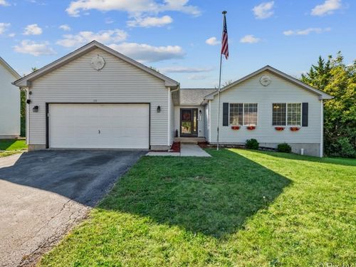 110 Shawnee Ln, Harvard, IL, 60033-3254 | Card Image