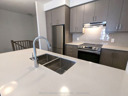 65-31 Honeycrisp Cres, Vaughan, ON, L4K0N6 | Card Image