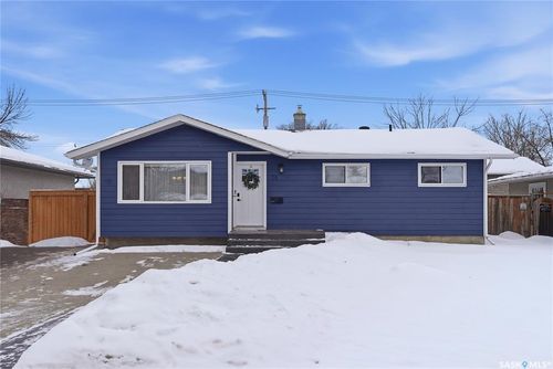 39 Cantlon Crescent, Saskatoon, SK, S7J2T2 | Card Image