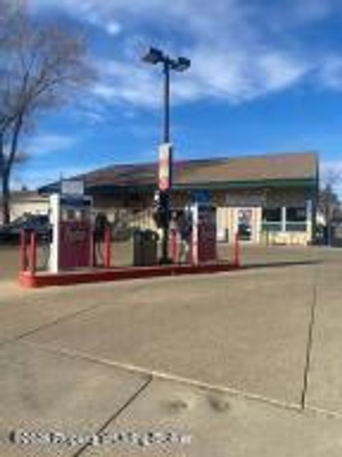 204 S Main Ave, Dickinson, ND, 58601-5737 | Card Image