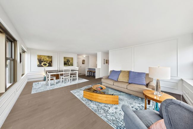 APT-1802 - 247 E Chestnut St, Condo with 2 bedrooms, 2 bathrooms and null parking in CHICAGO IL | Image 5