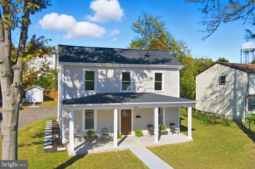 9204 Douglas St, MANASSAS, VA, 20110-5604 | Card Image