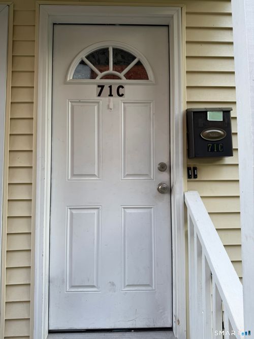 c-71 Williams Street, Hartford, CT, 06120 | Card Image