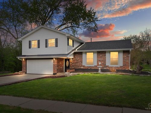 6531 Midhurst Rd, Downers Grove, IL, 60516-2524 | Card Image
