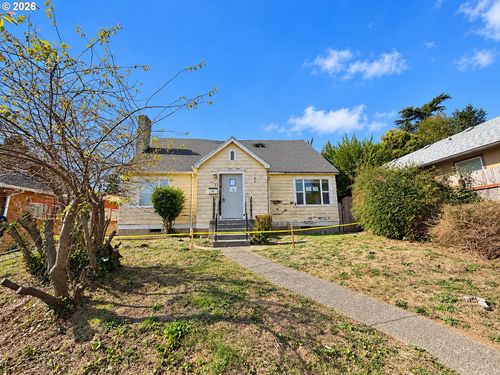 925 S 10th St, CoosBay, OR, 97420 | Card Image