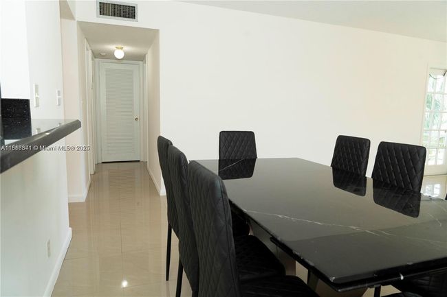 APT-23C - 5140 Sw 40 Th Ave, Condo with 2 bedrooms, 2 bathrooms and null parking in Fort Lauderdale FL | Image 12