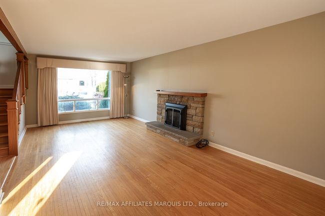 77 Kyle Dr, House other with 4 bedrooms, 3 bathrooms and 3 parking in South Dundas ON | Image 6