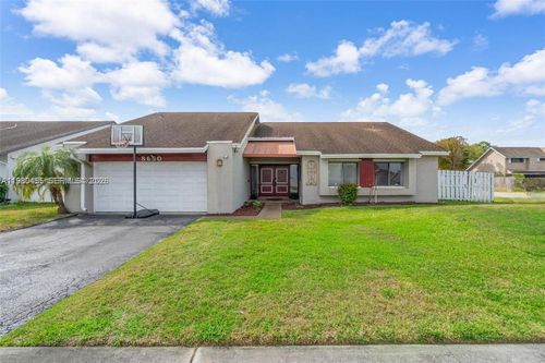 8650 Nw 46th Ct, Lauderhill, FL, 33351-5427 | Card Image