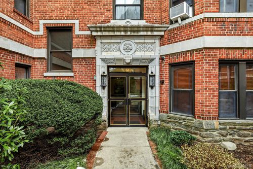 1m-11 Alden Rd, Larchmont, NY, 10538-3207 | Card Image