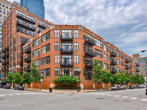 1006-333 Hubbard St, Chicago, IL, 60654-4931 | Card Image